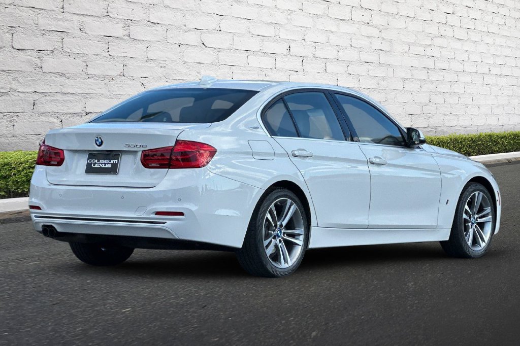 Used 2017 BMW 330e RWD image 4