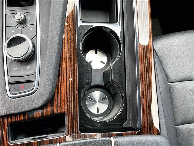 Used 2022 Cadillac Escalade Luxury RWD image 25