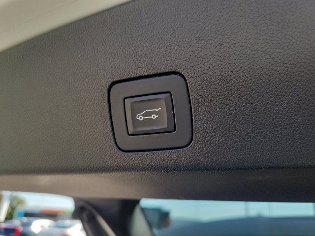 Used 2021 Buick Encore GX Select w/ Advanced Technology Package FWD image 8