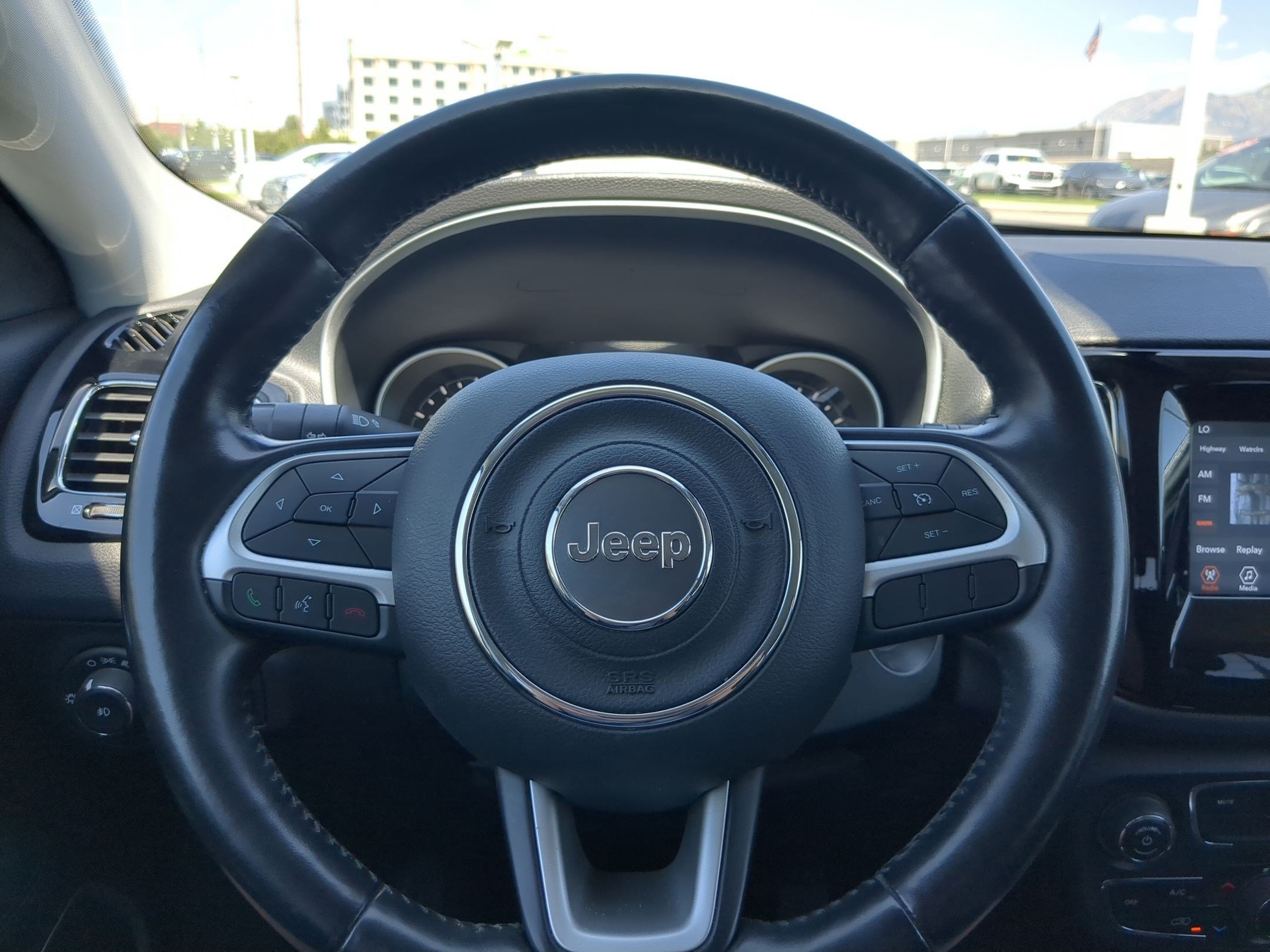 Used 2020 Jeep Compass Latitude AWD/4WD image 16