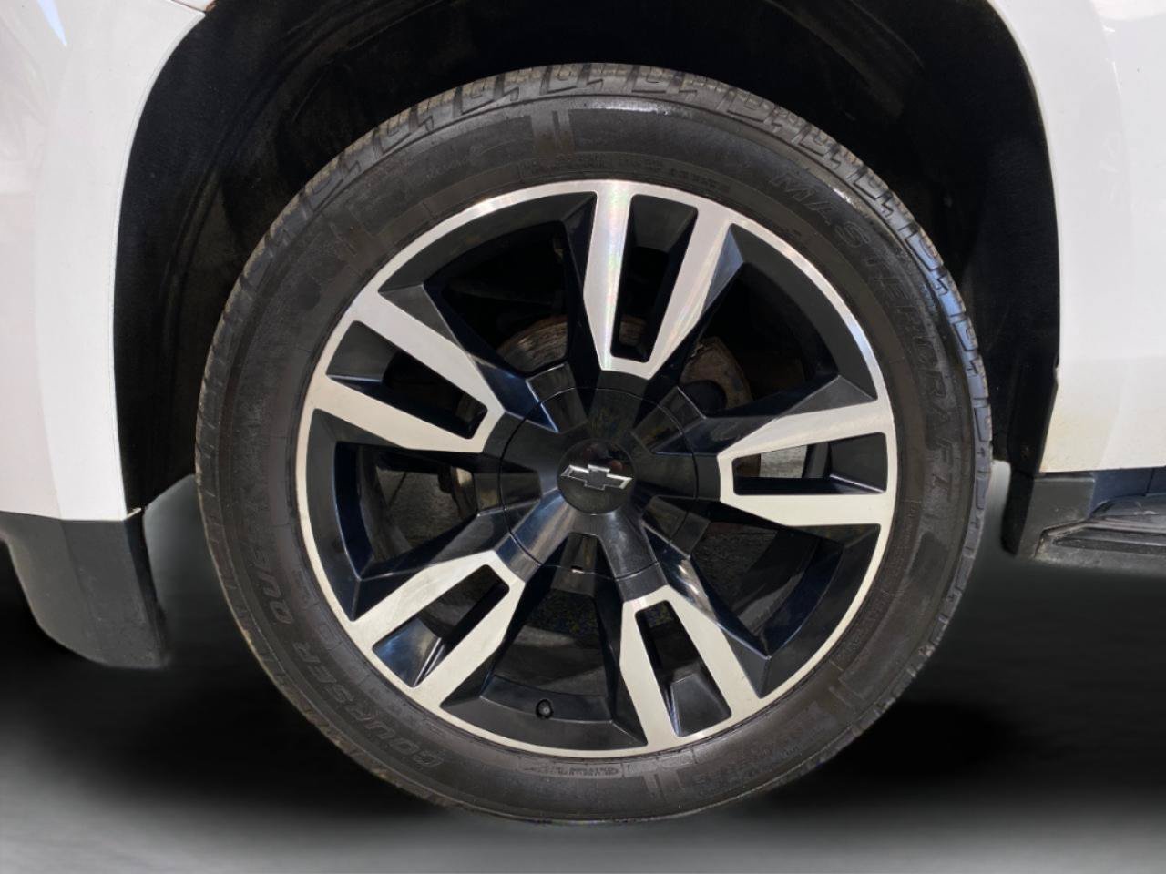 Used 2020 Chevrolet Suburban LT w/ RST Edition AWD/4WD image 34
