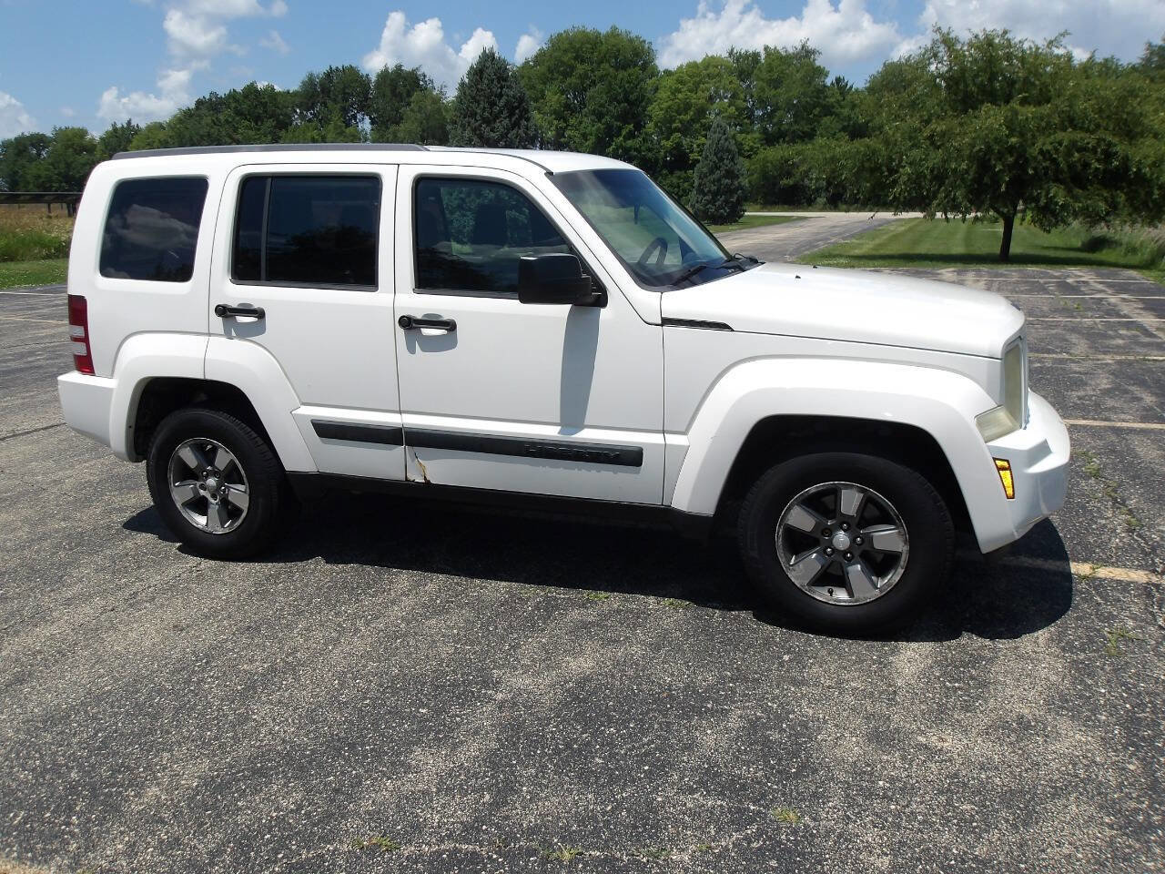 Used 2009 Jeep Liberty Sport image 8