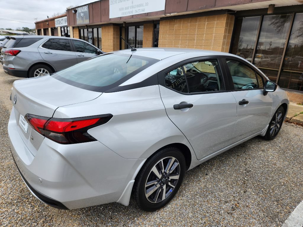 Used 2023 Nissan Versa S w/ S Plus Package FWD image 4