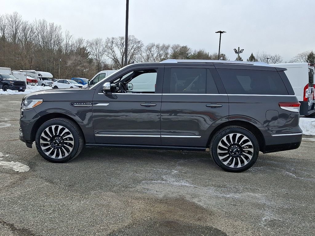 Used 2023 Lincoln Navigator Black Label AWD/4WD image 7