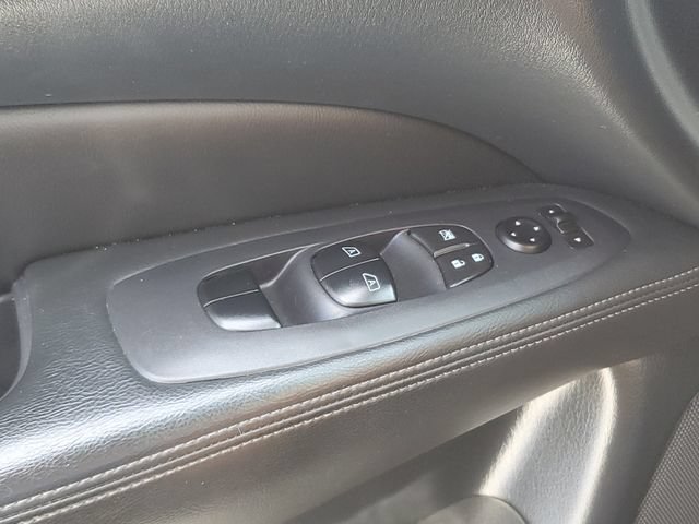 Used 2019 Nissan Pathfinder SV FWD image 23