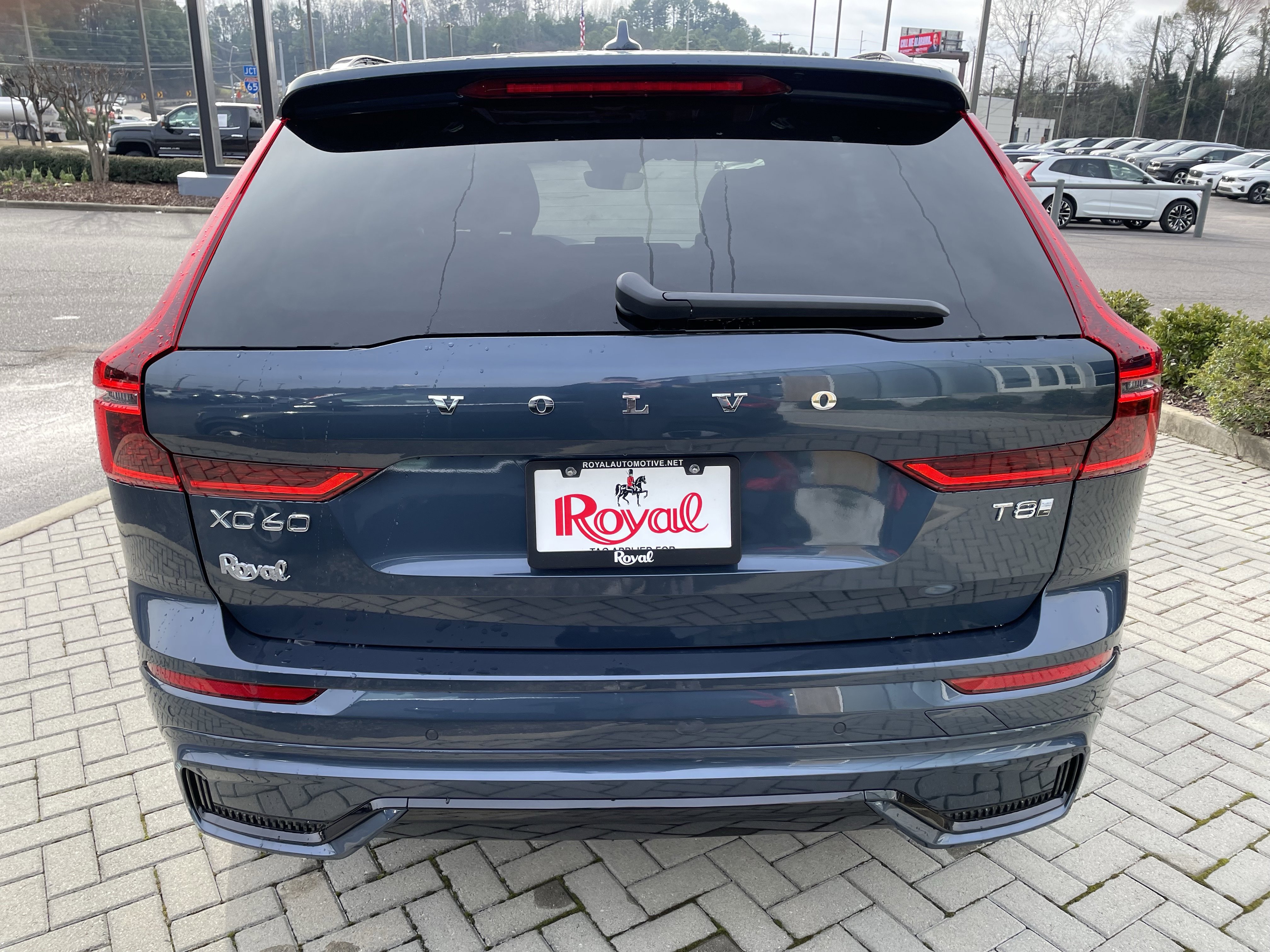 New 2026 Volvo XC60 T8 Core image 5