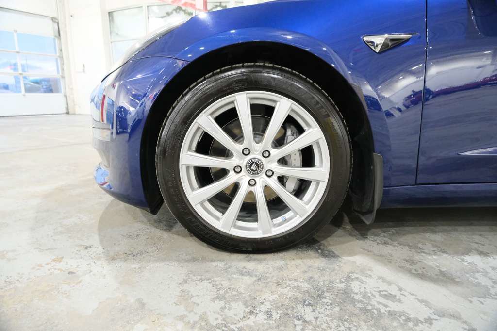 Used 2019 Tesla Model 3 Performance AWD/4WD image 5
