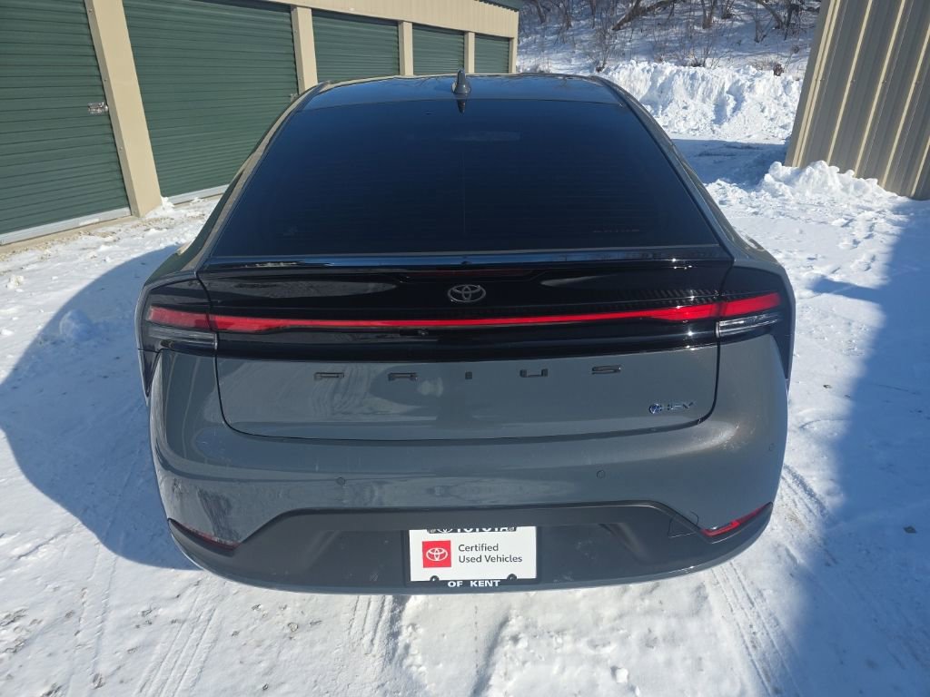 Used 2024 Toyota Prius LE image 4