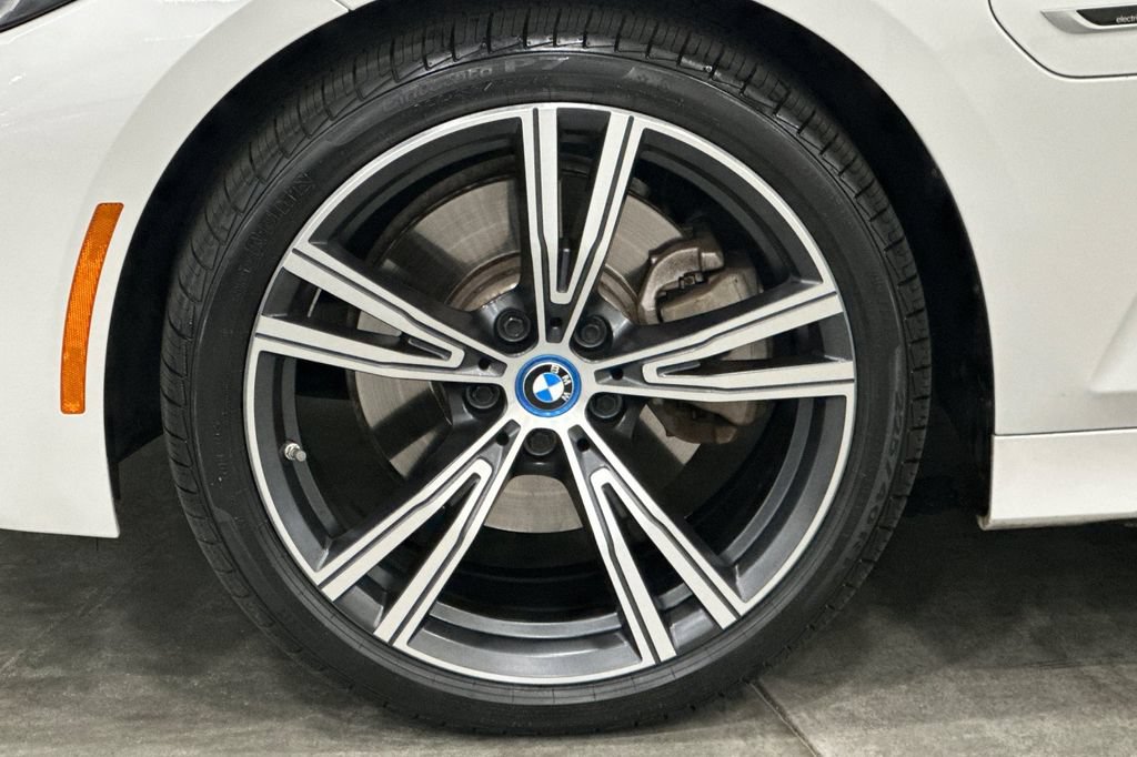 Used 2023 BMW 330e w/ Premium Package RWD image 33
