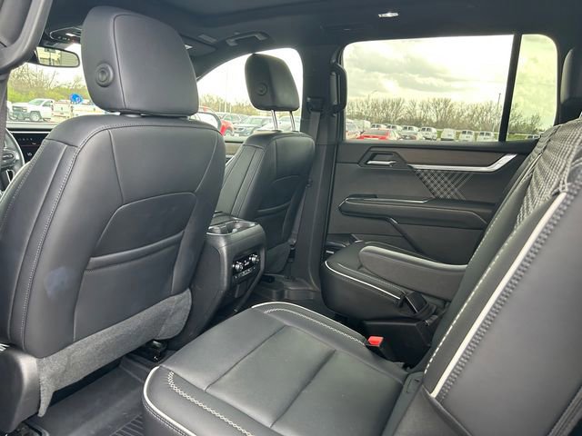 Used 2025 GMC Acadia Denali w/ LPO, Floor Liner Package AWD/4WD image 12