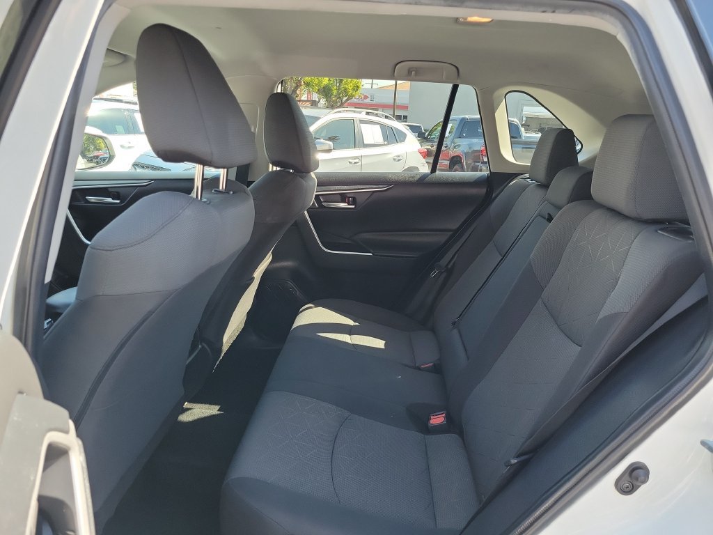 Used 2021 Toyota RAV4 XLE w/ Carpet Mat Package (TMS) FWD image 16