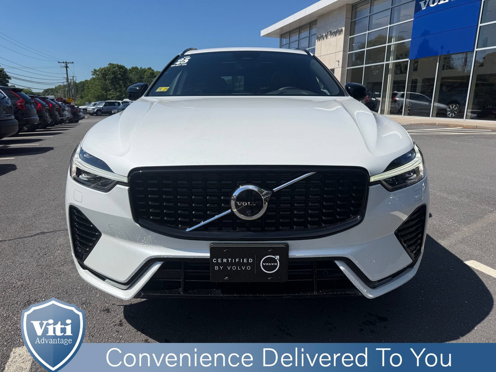 Used 2025 Volvo XC60 T8 Plus w/ Climate Package AWD/4WD image 3