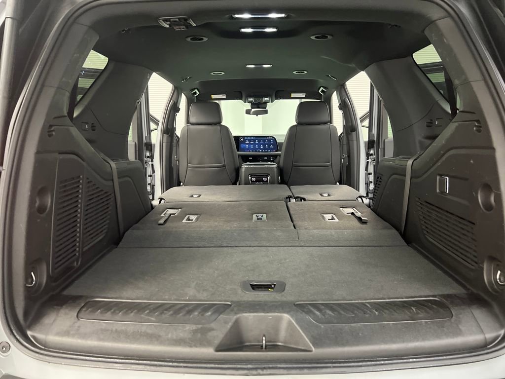 Used 2025 Chevrolet Tahoe LT image 36