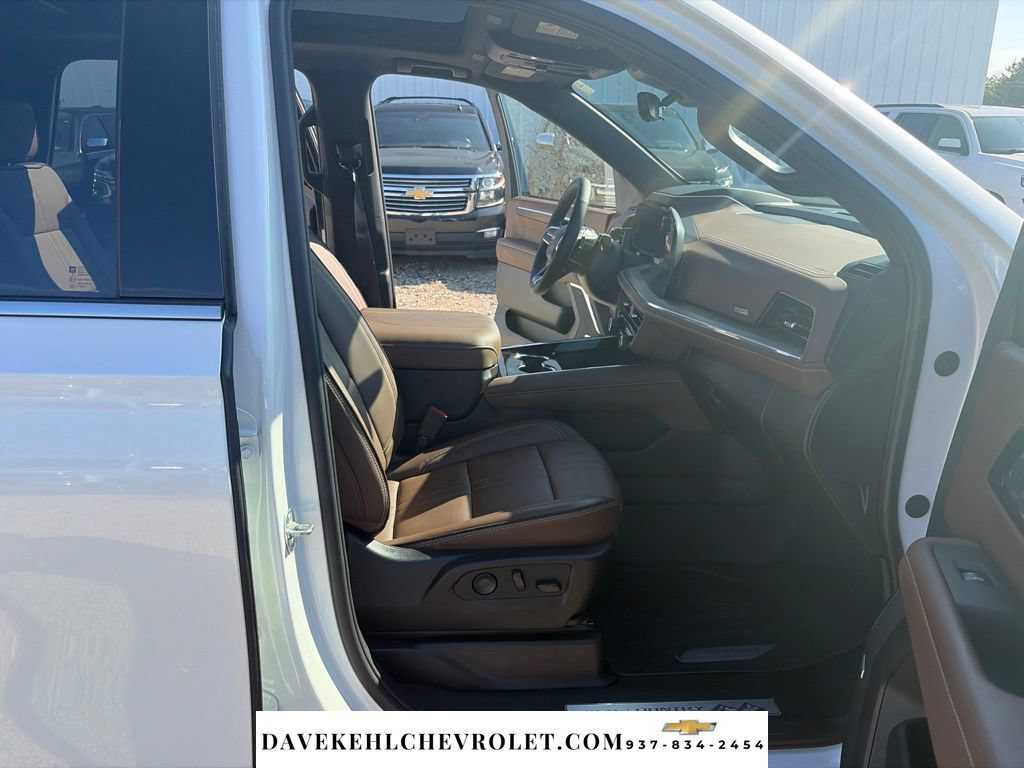 Used 2025 Chevrolet Tahoe High Country AWD/4WD image 27