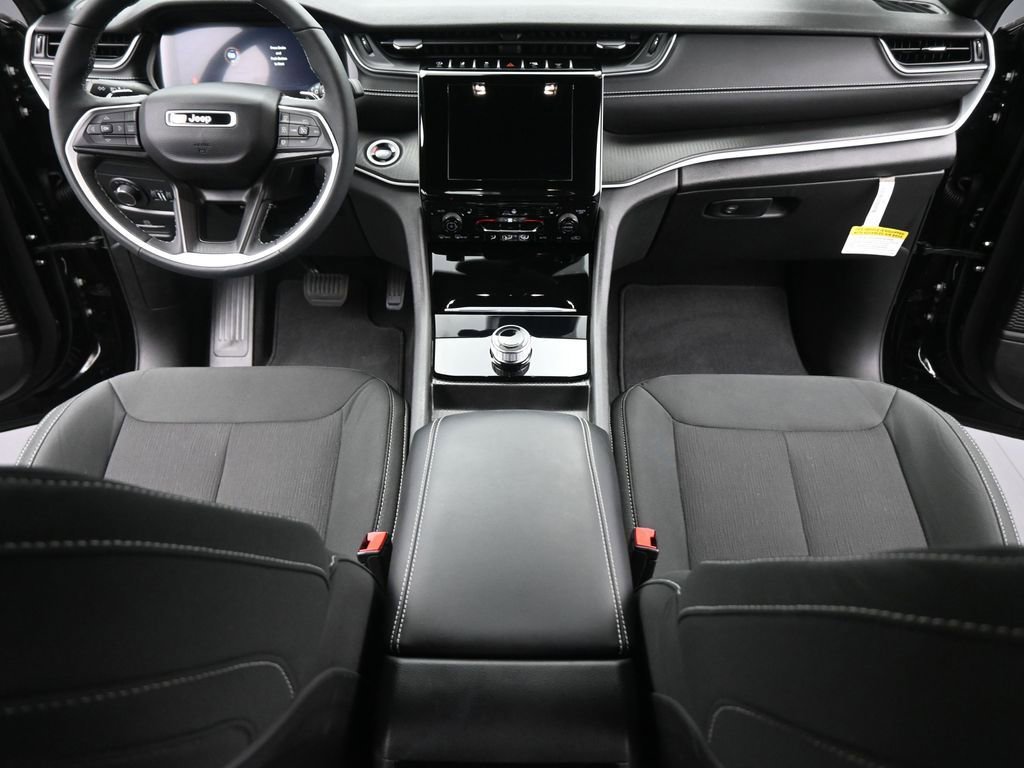 Used 2024 Jeep Grand Cherokee L Laredo w/ Luxury Tech Group I image 25