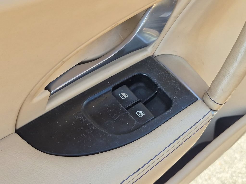 Used 2015 Maserati GranTurismo Sport RWD image 16