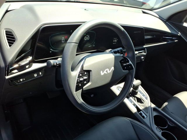 Used 2023 Kia Niro EX FWD image 8
