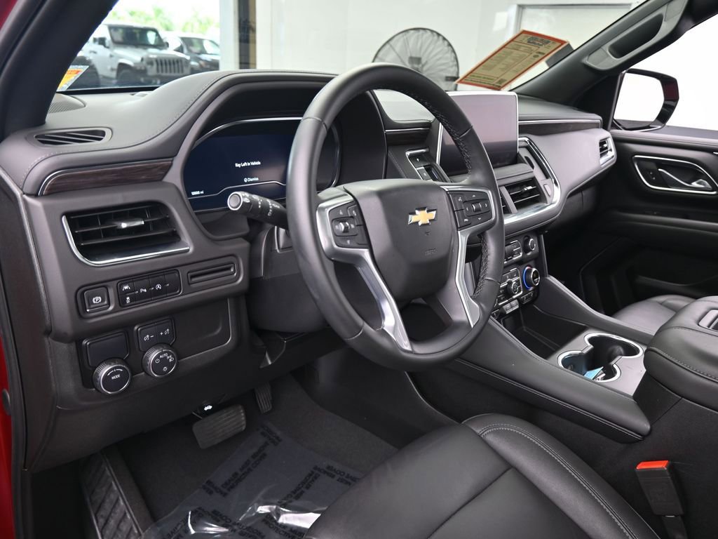 Used 2024 Chevrolet Suburban LT image 10