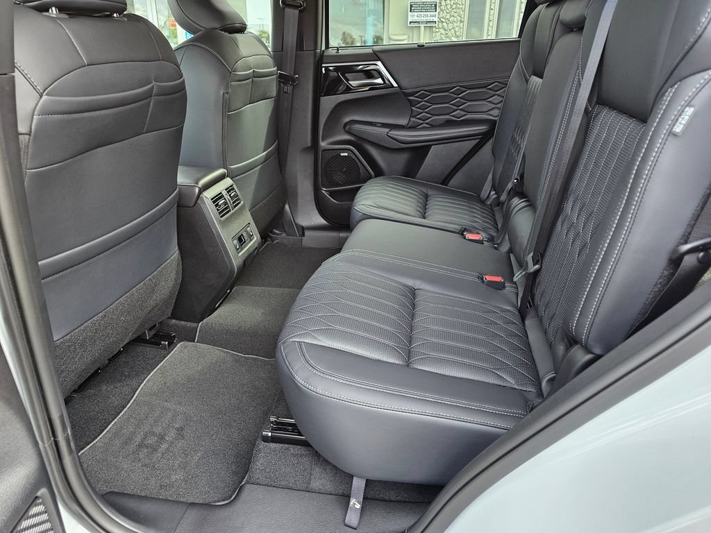 New 2026 Mitsubishi Outlander SEL AWD/4WD image 12