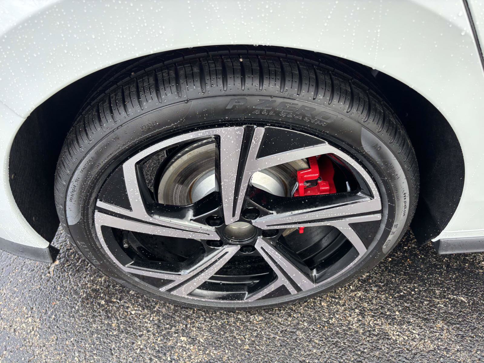 New 2026 Volkswagen GTI SE FWD image 10
