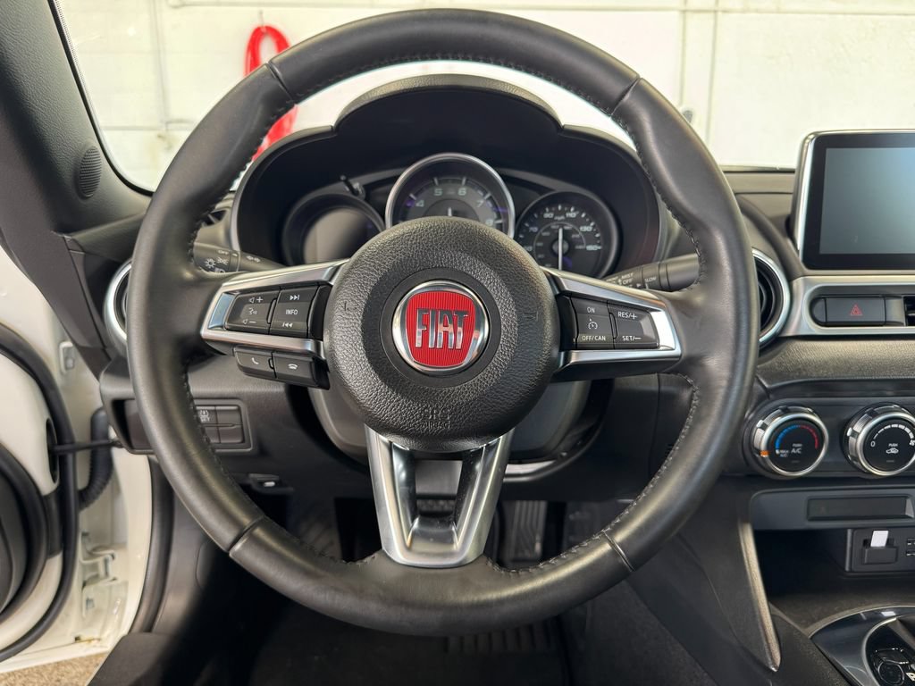 Used 2020 FIAT 124 Spider Classica w/ Technology Group RWD image 12