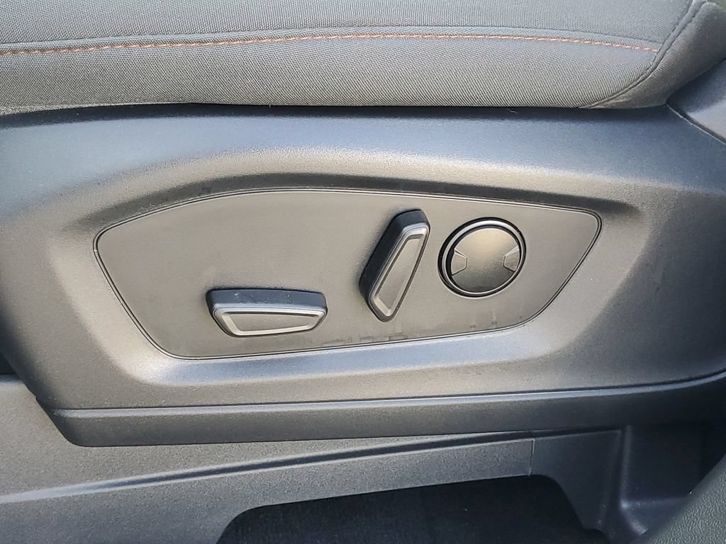 Certified 2025 Ford Explorer Active AWD/4WD image 13