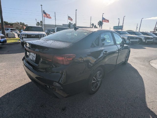 Certified 2024 Kia Forte LXS FWD image 6