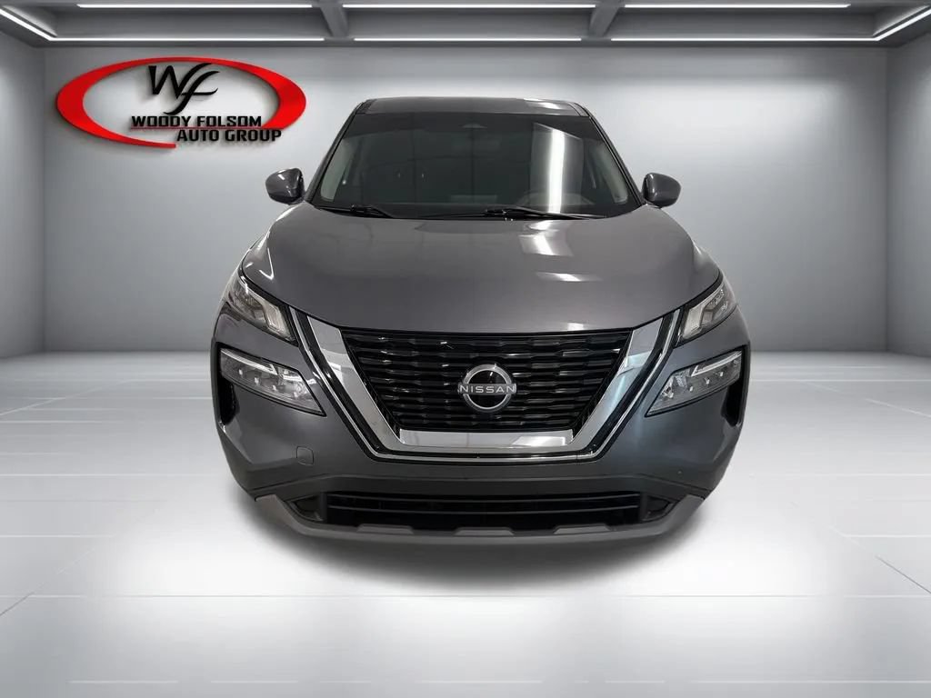 Used 2023 Nissan Rogue SV FWD image 2