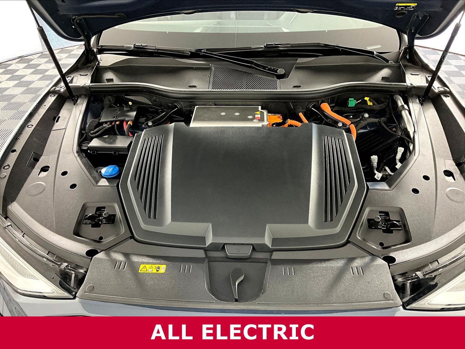 Used 2022 Audi e-tron Premium Plus w/ Premium Plus Package AWD/4WD image 29