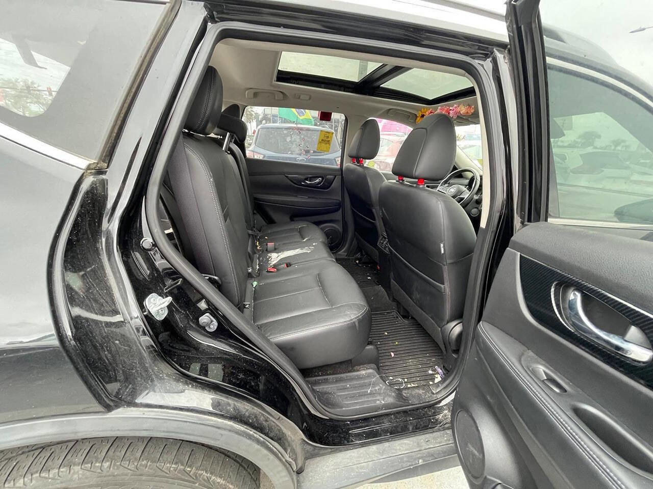 Used 2017 Nissan Rogue SL w/ SL Premium Package image 14