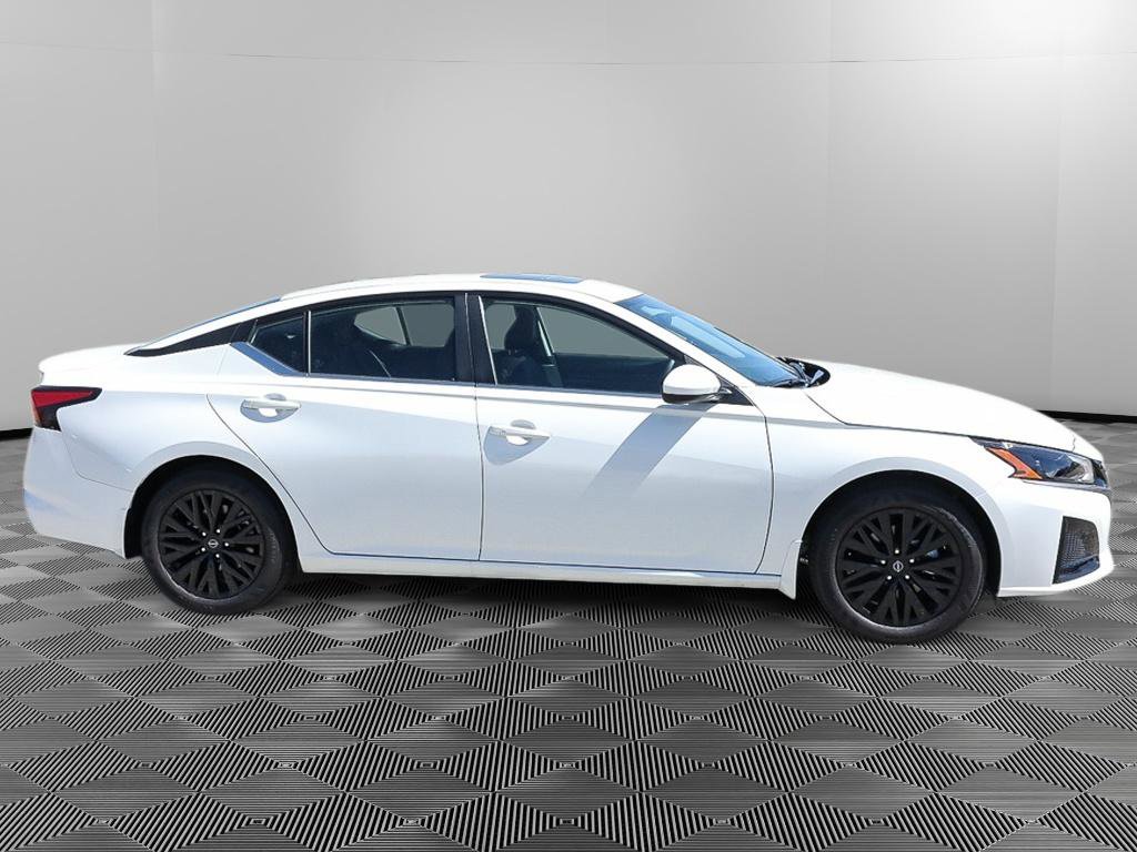 New 2026 Nissan Altima 2.5 SV FWD image 7