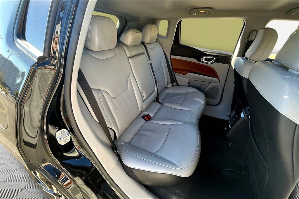 Used 2022 Jeep Compass Limited image 27