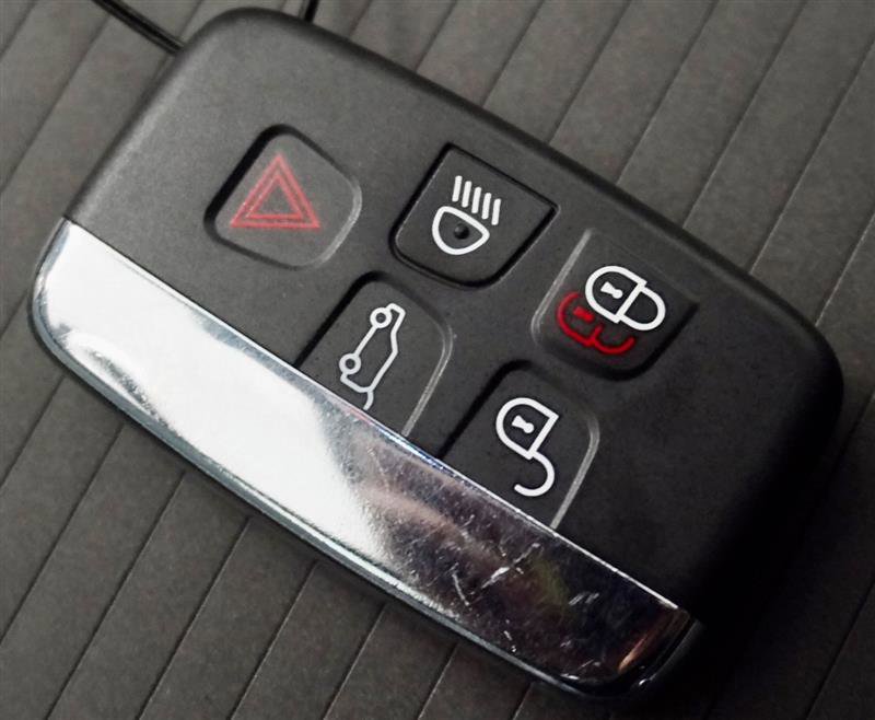 Used 2017 Land Rover Range Rover Evoque SE image 27