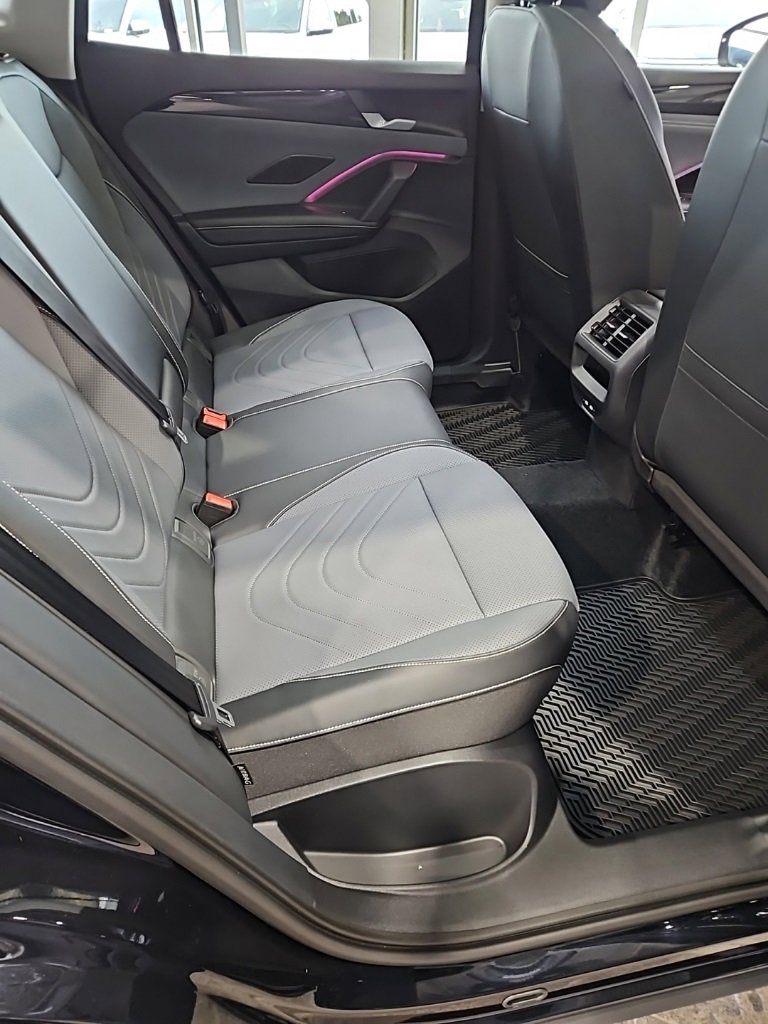 New 2026 Volkswagen Tiguan SE image 17