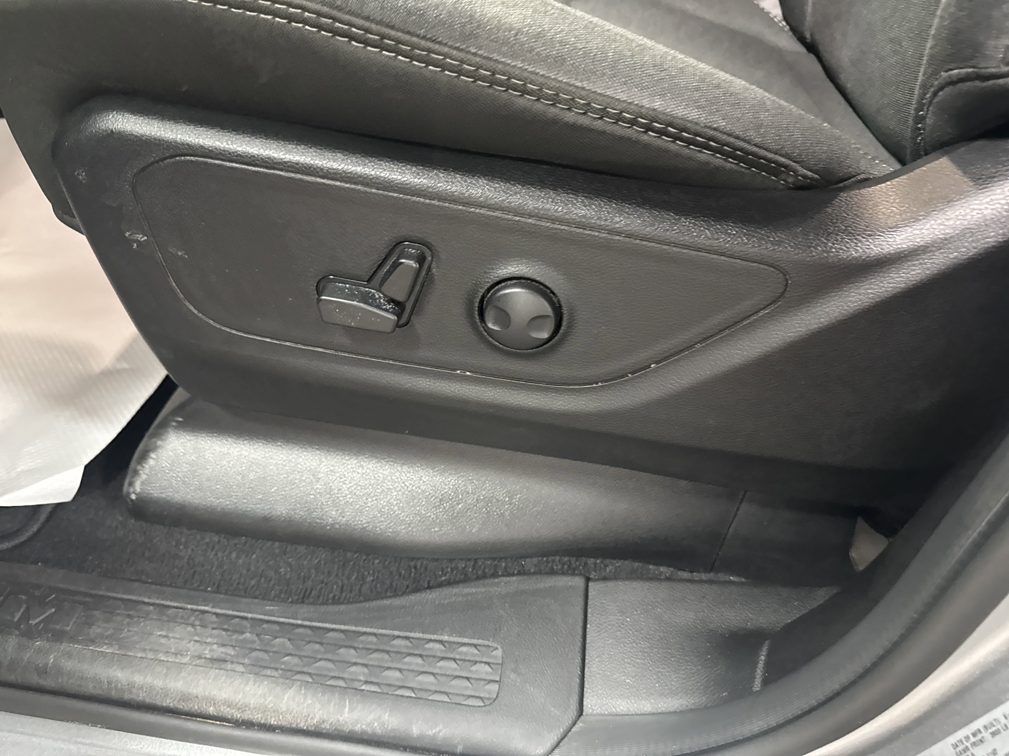 Used 2025 RAM 1500 Big Horn image 10