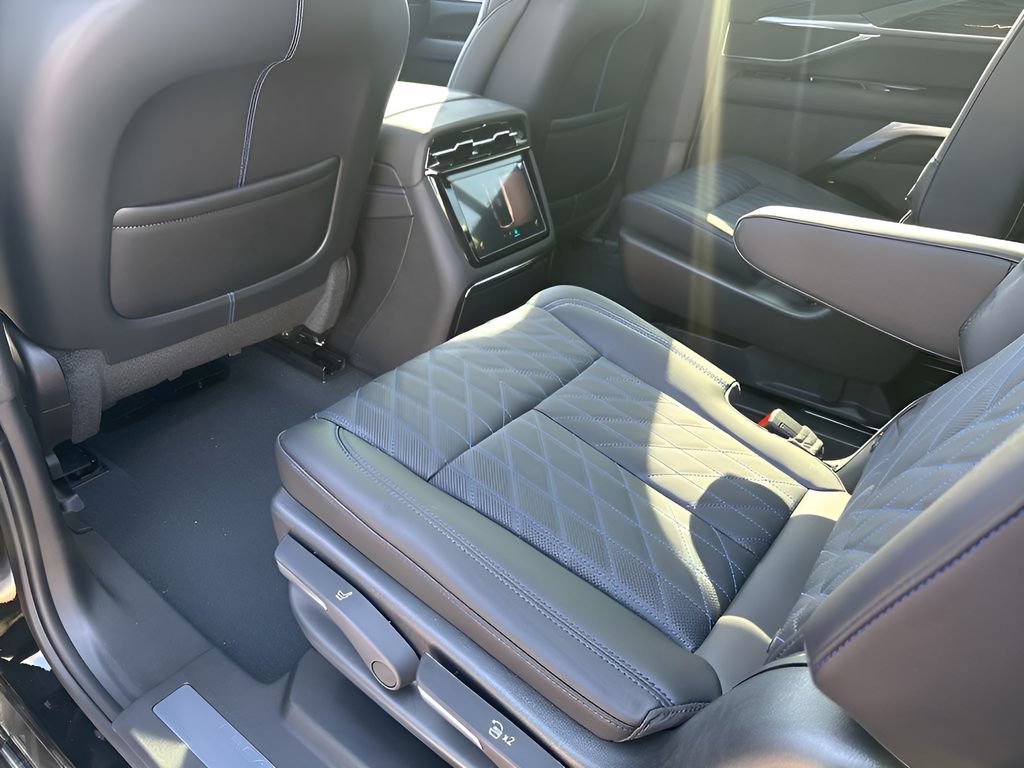 New 2026 Cadillac Escalade IQL Luxury AWD/4WD image 29
