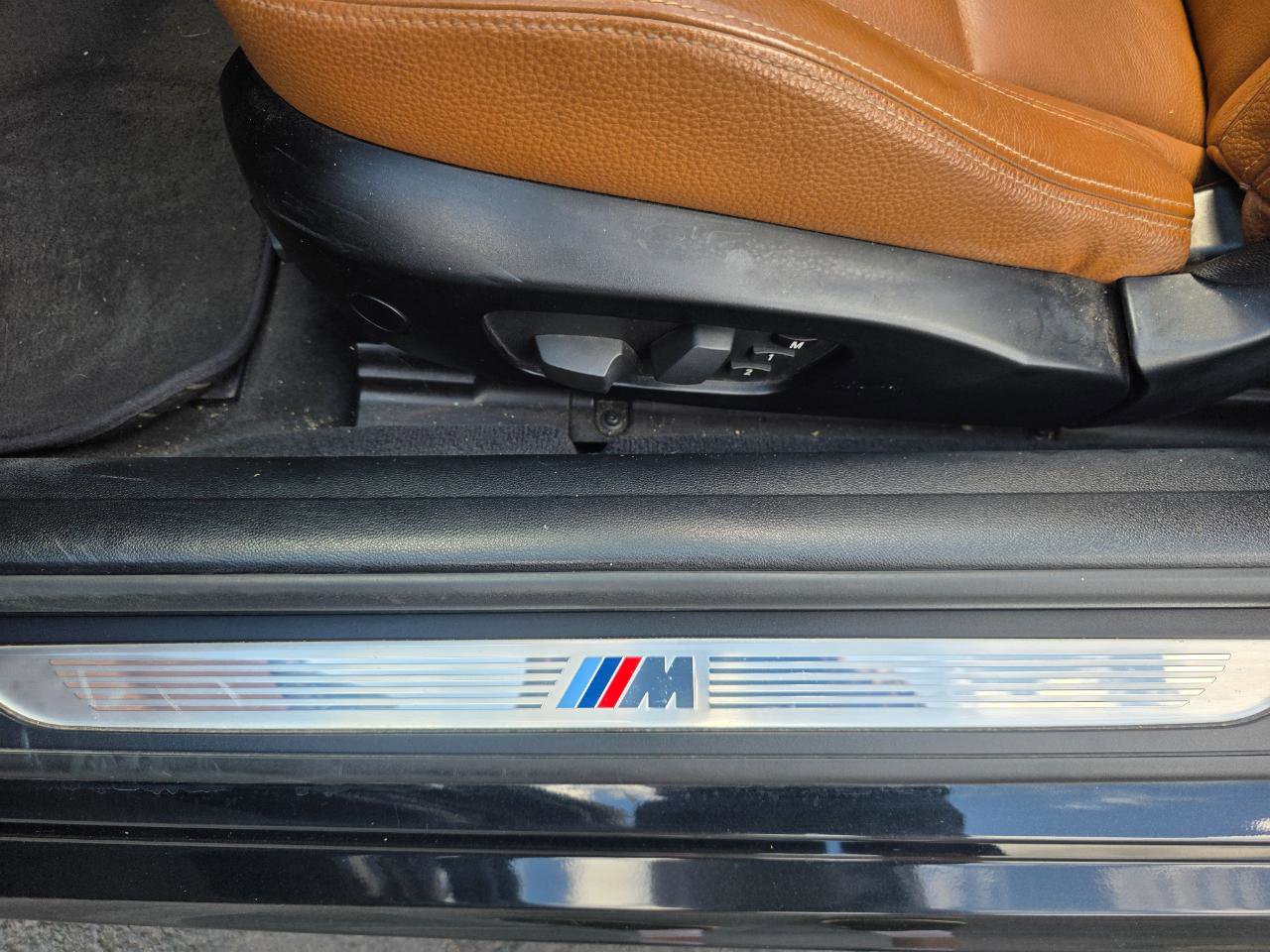 Used 2012 BMW 335i Convertible image 25