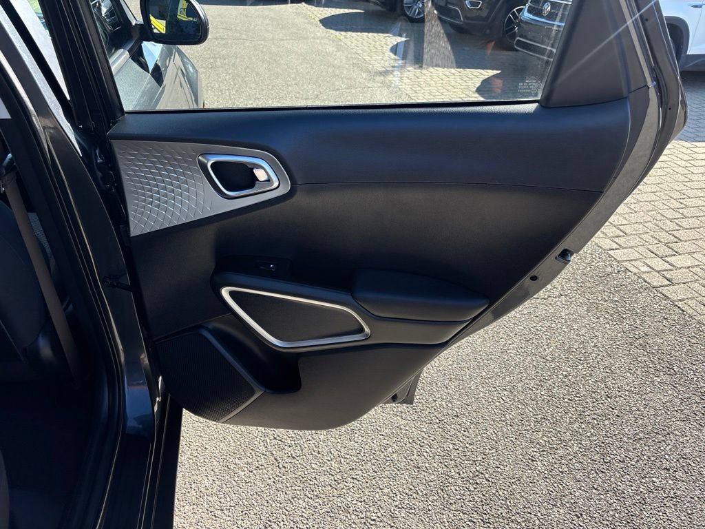 Used 2024 Kia Soul LX w/ Option Group 015 FWD image 22