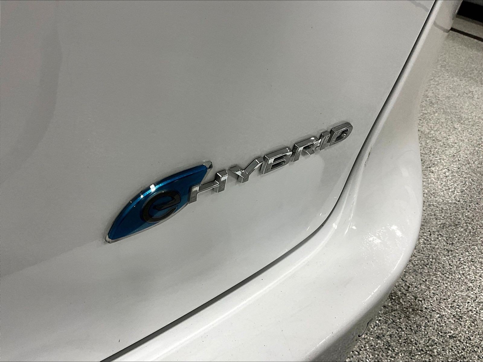 Used 2024 Chrysler Pacifica Limited FWD image 24