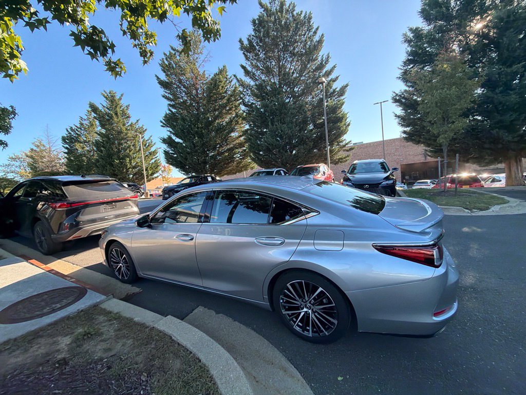 Certified 2023 Lexus ES 350 w/ Premium Package FWD image 16