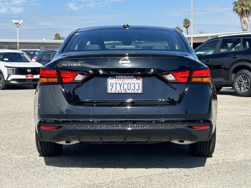 Used 2025 Nissan Altima 2.5 S image 3