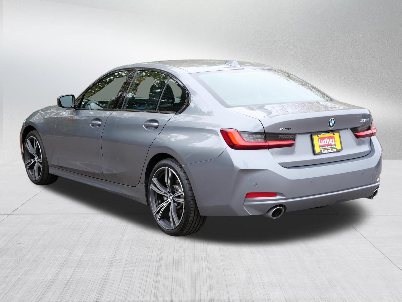 Used 2023 BMW 330i xDrive Sedan w/ Premium Package AWD/4WD image 5