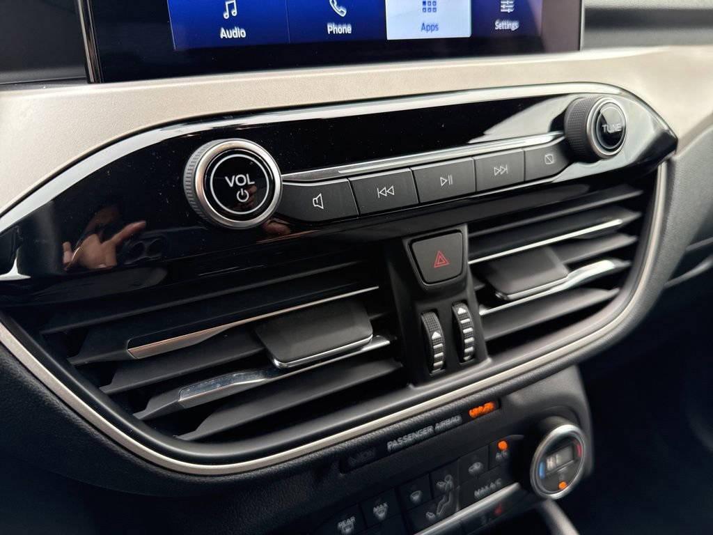 Used 2020 Ford Escape SE Sport image 17