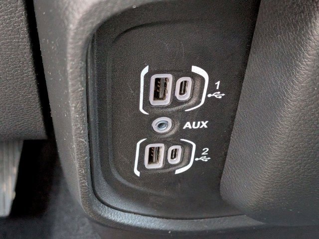 Used 2025 RAM 1500 Laramie AWD/4WD image 23