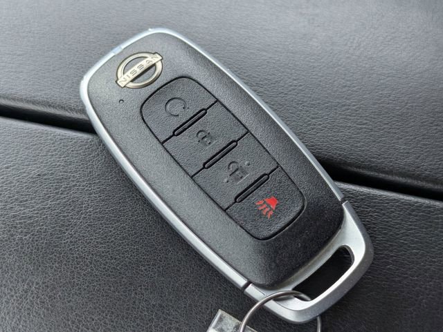 Used 2023 Nissan Rogue SV FWD image 31