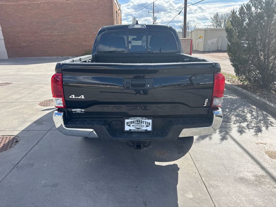 Used 2022 Toyota Tacoma SR5 AWD/4WD image 6