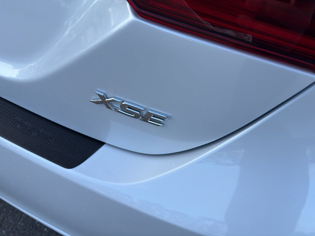 Used 2021 Toyota Camry XSE FWD image 6