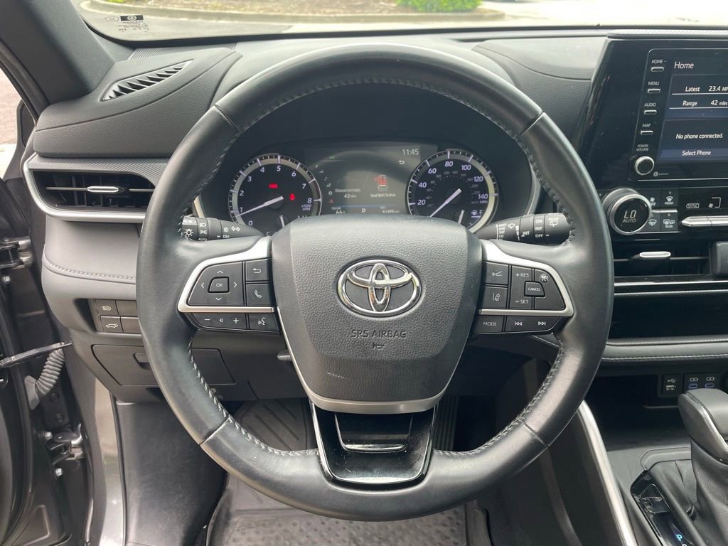 Used 2022 Toyota Highlander XSE FWD image 29