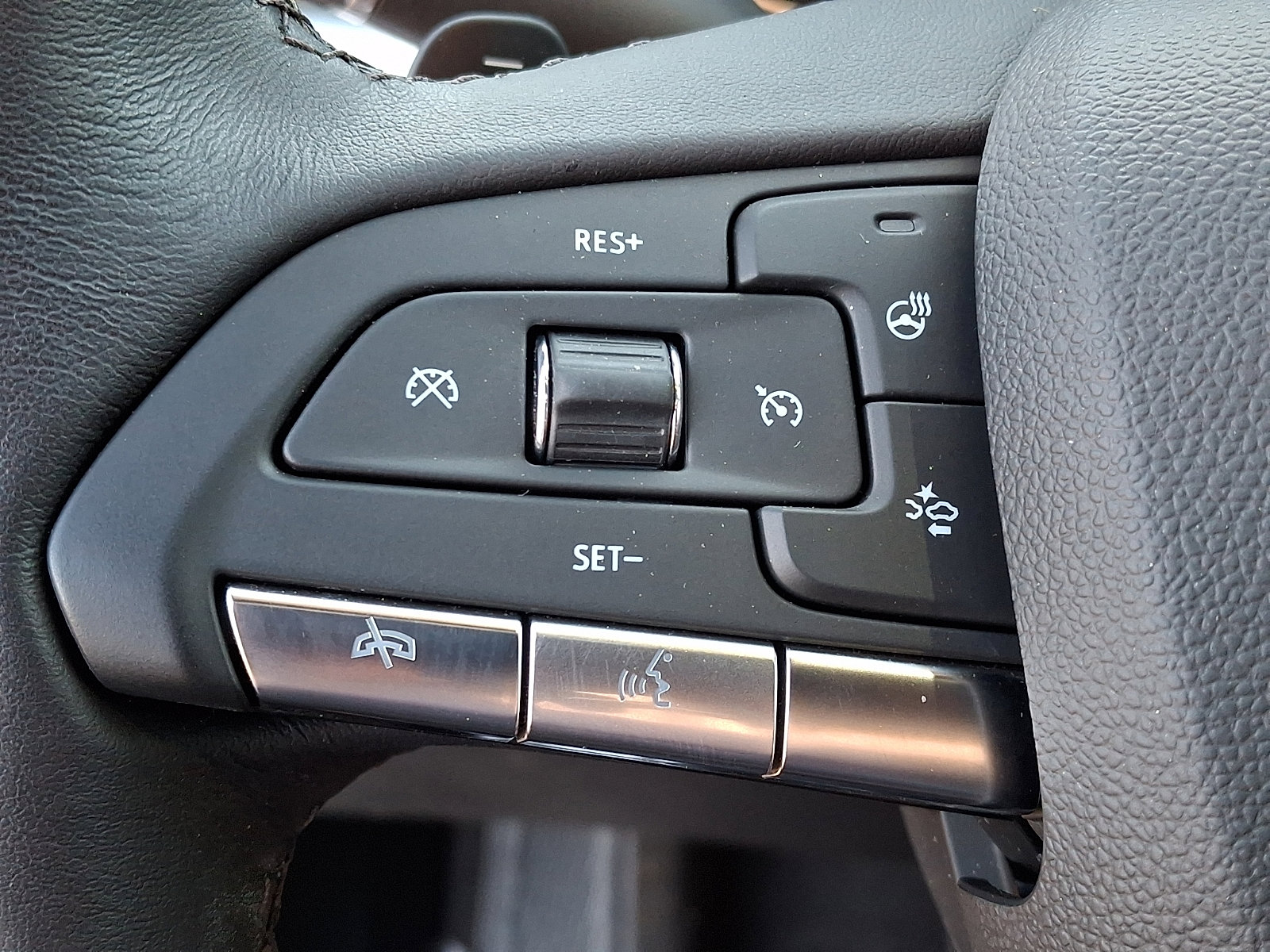 Used 2023 Cadillac XT4 Premium Luxury w/ Cold Weather Package AWD/4WD image 22