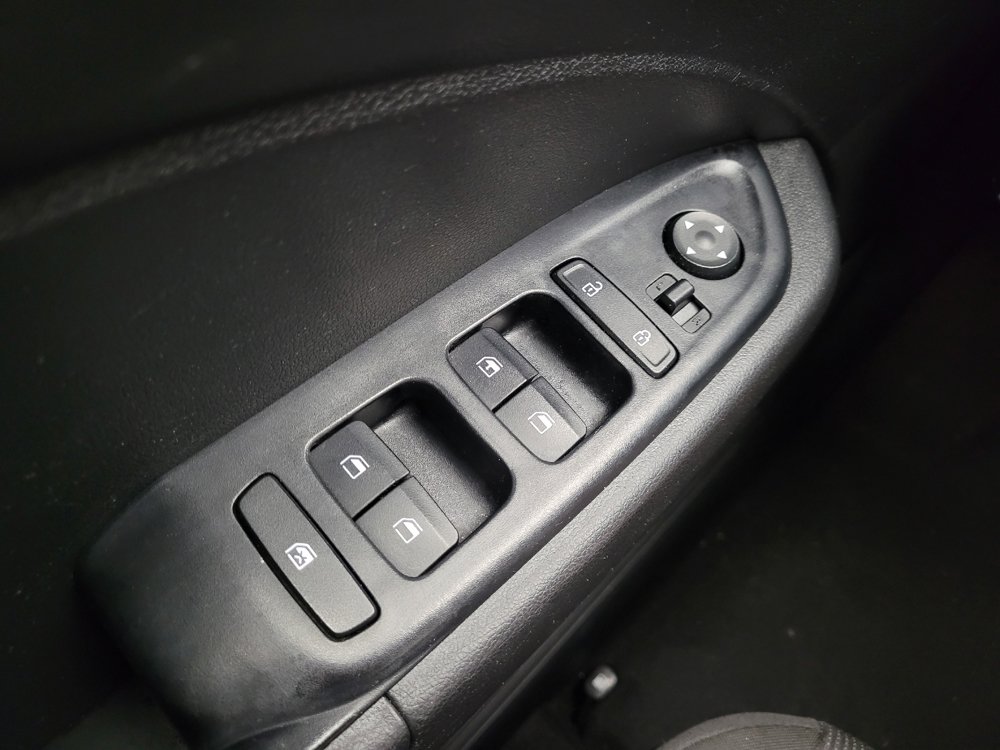 Used 2021 Hyundai Venue SE FWD image 27